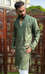Load image into Gallery viewer, Men&#39;s Lucknowi Handcrafted Cotton Chikankari Kurta - HONC0324706

