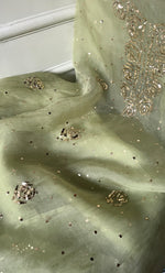 将图像加载到图库查看器中， Women's Lakhnavi Handcrafted Pure Organza Chikankari Unstitched Kurta And Dupatta Set- HONC0332698