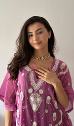 Load image into Gallery viewer, Women's Lucknowi Handcrafted Mul chanderi Chikankari Kaftan - HONC0334561