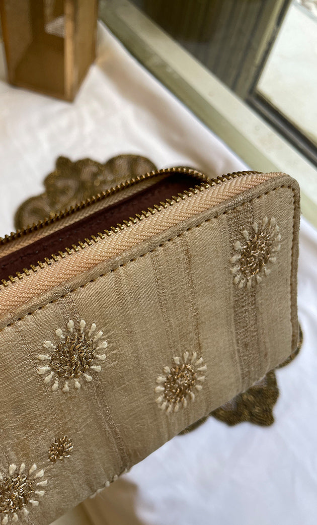Nazrana Chikankari Handcrafted Beige Purse – Elegant Embroidered Wallet - HONC0310081