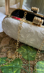 将图像加载到图库查看器中， White Handcrafted Chikankari Clutch with Golden Chain - HONC0232412
