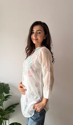 Load image into Gallery viewer, Women's Lakhnavi Handcrafted Mul Chanderi Chikankari Top - HONC0372702