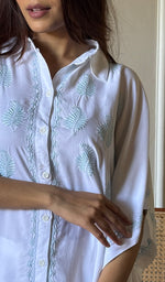 Load image into Gallery viewer, Women&#39;s Lakhnavi Handcrafted Modal Cotton Chikankari Short Kaftan - HONC0283096
