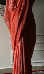 将图像加载到图库查看器中， Women&#39;s Lakhnavi Handcrafted Viscose Georgette Chikankari Saree - HONC0318167
