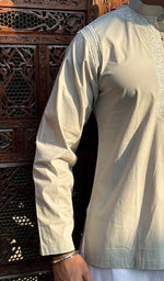 Load image into Gallery viewer, Men&#39;s Lucknowi Handcrafted Cotton Chikankari Short Kurta - HONC0121097
