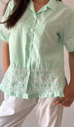 将图像加载到图库查看器中， Women's Lakhnavi Handcrafted Cotton Chikankari Top - HONC0354116