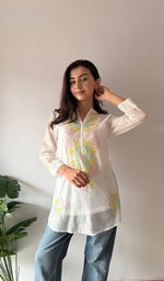 Load image into Gallery viewer, Sophia Women's Lakhnavi Handcrafted Mul Chanderi Chikankari Top - HONC0372912