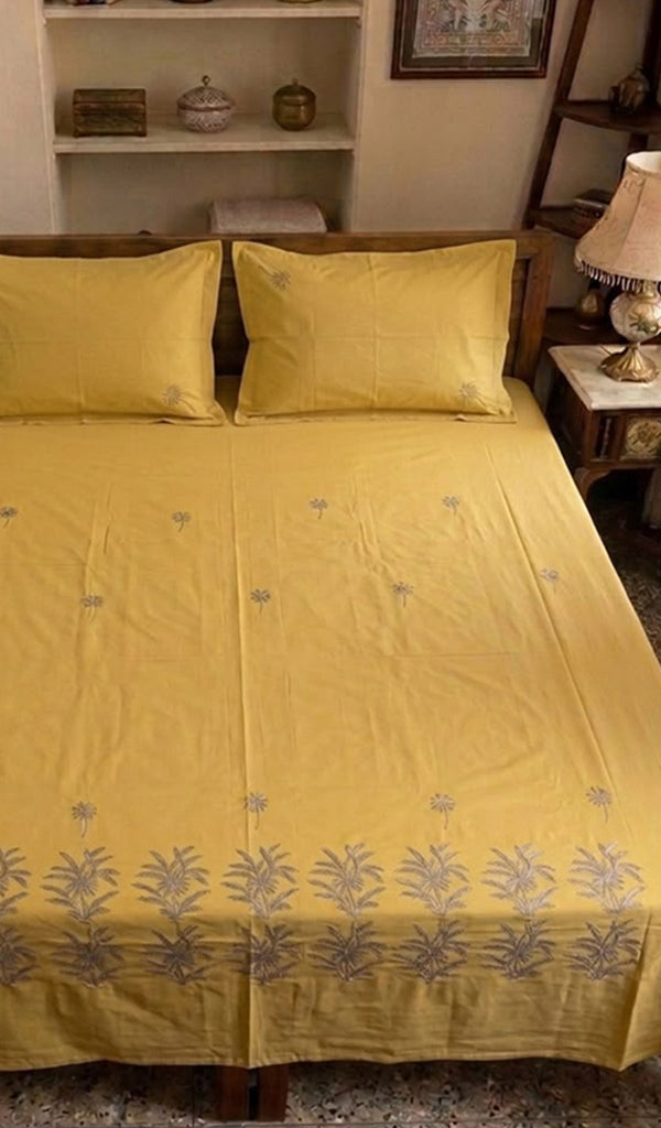 Lakhnavi Handcrafted Cotton Chikankari Bedsheet Set - HONC0379410