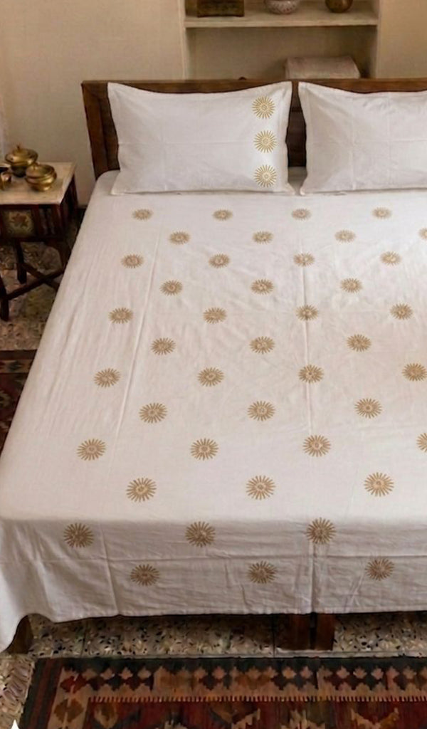 Lakhnavi Handcrafted Cotton Chikankari Bedsheet Set - HONC0373294