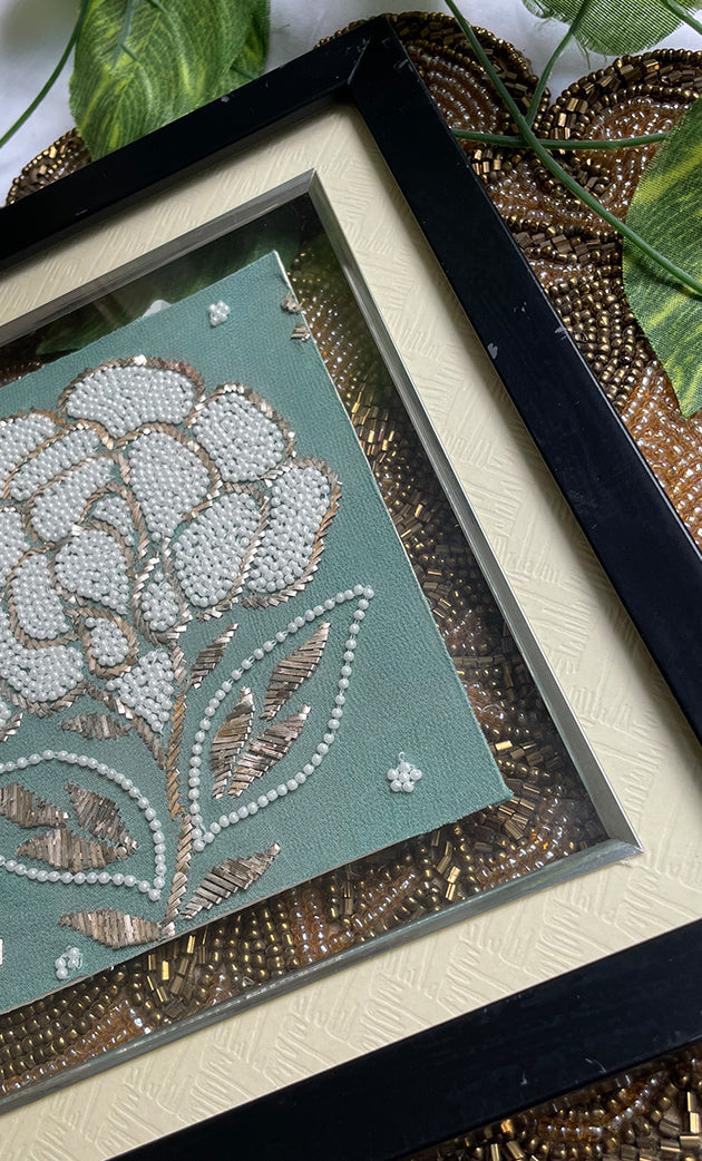 Elegant Hand-Embroidered Floral Art Frame - HONC0310976