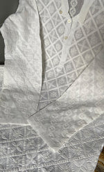 Load image into Gallery viewer, Men&#39;s Lucknowi Handcrafted Cotton Chikankari Kurta - HONC0283972
