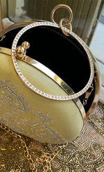 将图像加载到图库查看器中， Elegant Floral Chik0ankari Handle Clutch - HONC0313577
