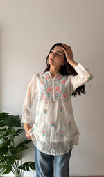 Load image into Gallery viewer, Women's Lakhnavi Handcrafted Mul Chanderi Chikankari Top - HONC0372701