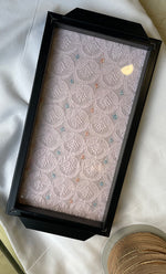 将图像加载到图库查看器中， Handcrafted Chikankari Tray with Two Coasters – Wooden Frame - HONC0332497
