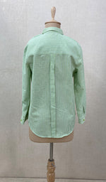 将图像加载到图库查看器中， Women&#39;s Lucknowi Handcrafted Green Cotton Chikankari Shirt - NC061212