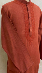 将图像加载到图库查看器中， Men&#39;s Lucknowi Handcrafted Cotton Chikankari Kurta - HONC021774
