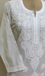 将图像加载到图库查看器中， 勒克瑙手工制作的白色棉质 Chikankari Kurti - HONC029997
