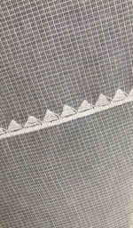 将图像加载到图库查看器中， Lakhnavi 手工制作的白色 Kota 棉 Chikankari Dupatta - HONC046542
