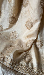 将图像加载到图库查看器中， Women&#39;s Lakhnavi Handcrafted Tussar Silk Chikankari Saree - HONC0258444
