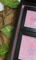 将图像加载到图库查看器中， Handcrafted Chikankari Tray with Two Coasters – Wooden Frame - HONC0310956
