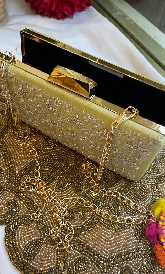 Green Chikankari Embroidered Clutch - HONC0313592