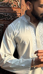 Load image into Gallery viewer, Men&#39;s Lucknowi Handcrafted Cotton Chikankari Short Kurta - HONC0148535
