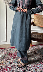 将图像加载到图库查看器中， Women's Lakhnavi Handcrafted Cotton Chikankari Oversized Kurta And Pant Set - HONC0297435