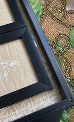将图像加载到图库查看器中， Handcrafted Chikankari Tray with Two Coasters – Wooden Frame - HONC0310957
