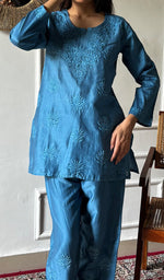 Load image into Gallery viewer, Riddhi Women's Lakhnavi Handcrafted Chanderi Silk Chikankari Top And Pant Set - HONC0360723