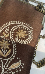 将图像加载到图库查看器中， Chikankari Embroidered Mobile Cover with Metal Frame - HONC0329999
