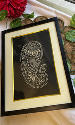 将图像加载到图库查看器中， Premium Chikankari Art Wall Frame – Black &amp; Gold (15 x 11 Inch) - HONC0269467
