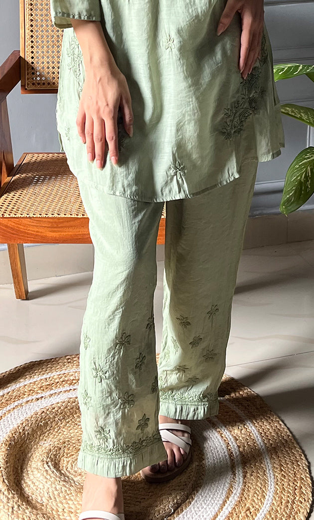Women's Lakhnavi Handcrafted Muslin Chikankari Kurta And Pant Set - HONC0300573