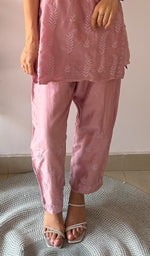 将图像加载到图库查看器中， Amreena Women's Lakhnavi Handcrafted Chanderi Silk Chikankari Top And Pant Set - HONC0373522