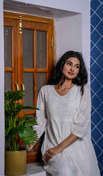 将图像加载到图库查看器中， Women&#39;s Lucknowi Handcrafted Modal Cotton Chikankari Angrakha - HONC0210167
