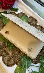 将图像加载到图库查看器中， Chikankari Clutch Bag - HONC0308892

