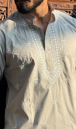 Load image into Gallery viewer, Men&#39;s Lucknowi Handcrafted Cotton Chikankari Short Kurta - HONC0148531
