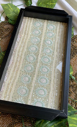 将图像加载到图库查看器中， Handcrafted Chikankari Tray with Two Coasters – Wooden Frame - HONC0269379
