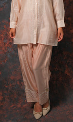 Load image into Gallery viewer, Women&#39;s Lakhnavi Handcrafted Chanderi Silk Chikankari Top And Pant Set - HONC0310746
