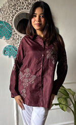 将图像加载到图库查看器中， Arohi Women&#39;s Lakhnavi Handcrafted Pure Manglore silk top with fine Chikankari - HONC0306894
