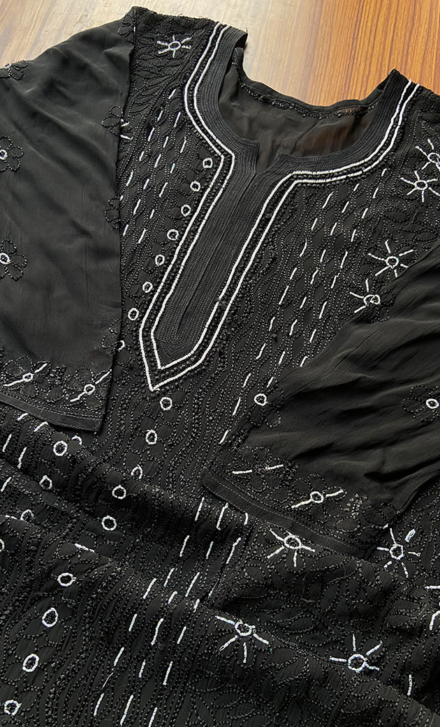 Lucknowi Chikankari kurtas