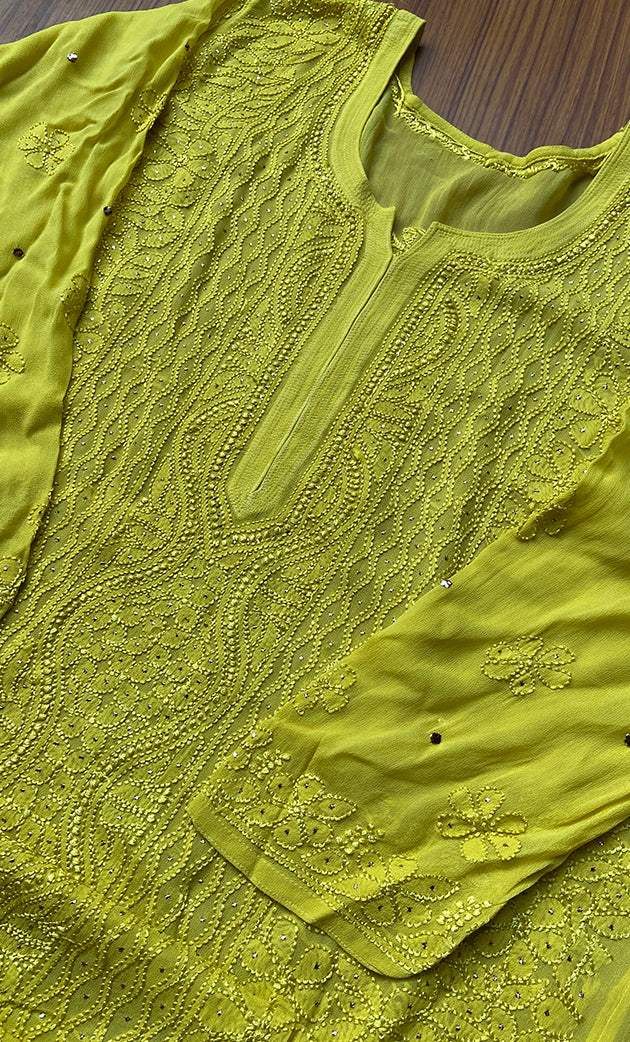 Lucknowi Chikankari kurtas