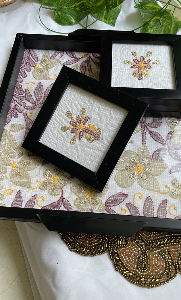 Chikankari Tray with Four Coasters - HONCO310952