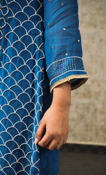 将图像加载到图库查看器中， Women&#39;s Lakhnavi Handcrafted Mul Chanderi Chikankari Stitched Kurta, Dupatta And Pant Set - HONC0321828
