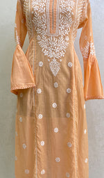 将图像加载到图库查看器中， Fariah Women&#39;s Lucknowi Handcrafted Mul Chanderi Chikankari Dress - HONC0160043
