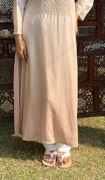 Load image into Gallery viewer, Women&#39;s Lucknowi Handcrafted Muslin Chikankari Kurti - HONC0237028
