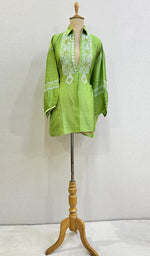 将图像加载到图库查看器中， Fiza Women&#39;s Lakhnavi Handcrafted Chanderi Silk Semi- Stiched Chikankari Top - HONC0192100
