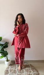 Load image into Gallery viewer, Women's Lakhnavi Handcrafted Chanderi Silk Chikankari Top And Pant Set - HONC0379822