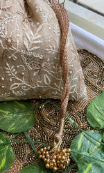 将图像加载到图库查看器中， Handcrafted Beige Chikankari Embroidered Potli Bag – 9 x 8 Inches - HONC0308901
