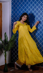 Load image into Gallery viewer, Alamzaib Women&#39;s Lucknowi Handcrafted Cotton Chikankari Anarkali Dress - HONC0212152
