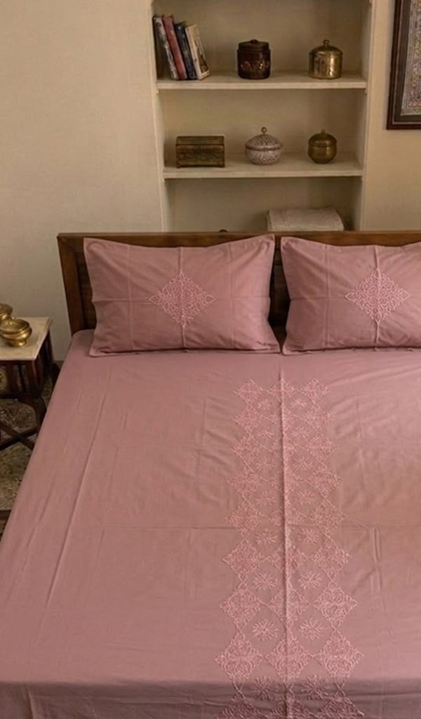 Lakhnavi Handcrafted Cotton Chikankari Bedsheet Set - HONC0379424